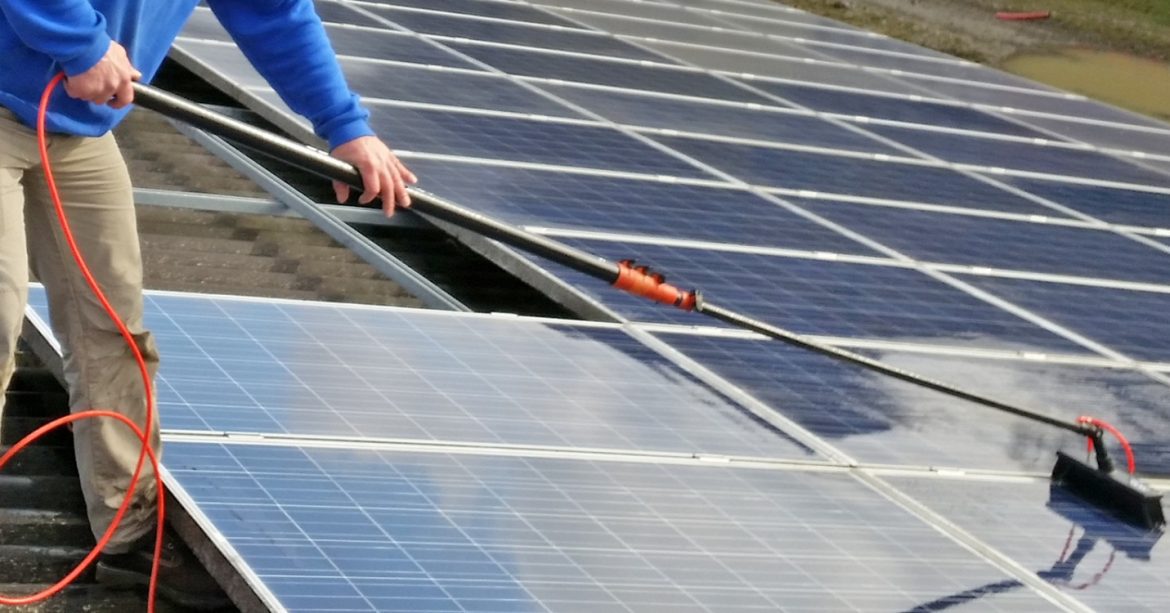 Entretien des Panneaux Solaires Photovoltaïques